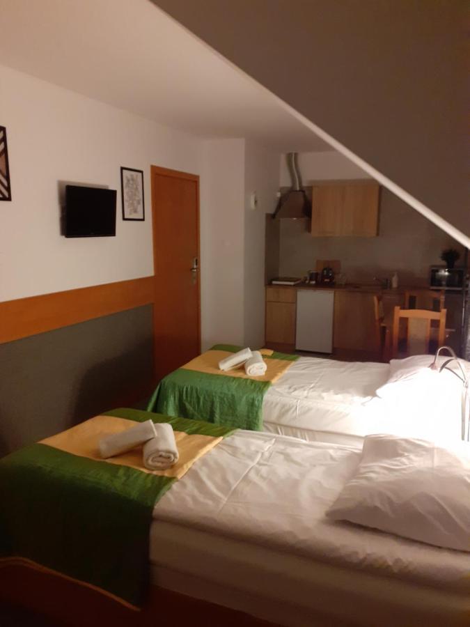 ApartHotel Arkadia Plock Bagian luar foto