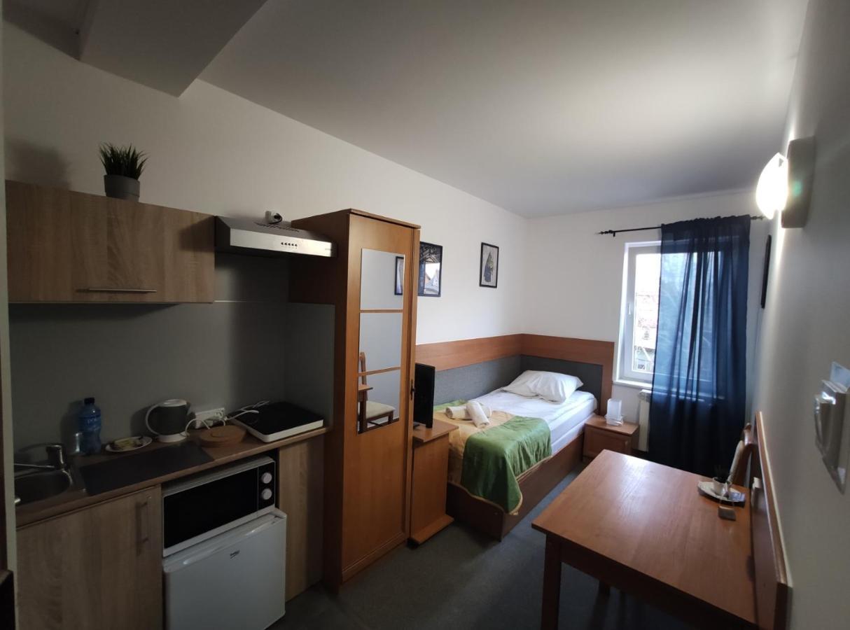 ApartHotel Arkadia Plock Bagian luar foto