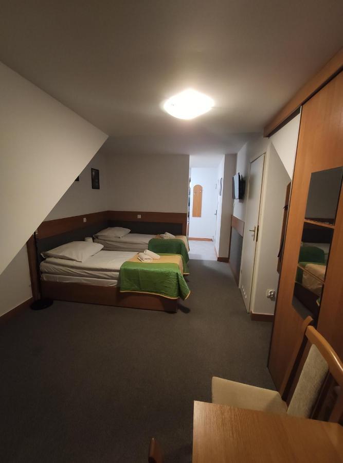 ApartHotel Arkadia Plock Bagian luar foto
